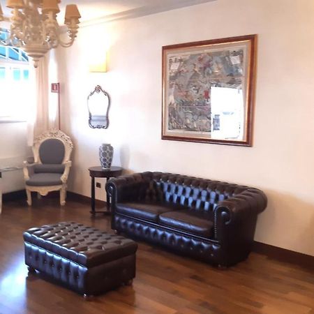 Albergo Moderno Lucca Esterno foto