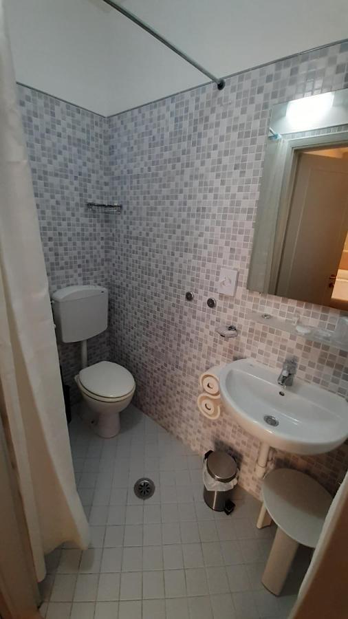 Albergo Moderno Lucca Esterno foto