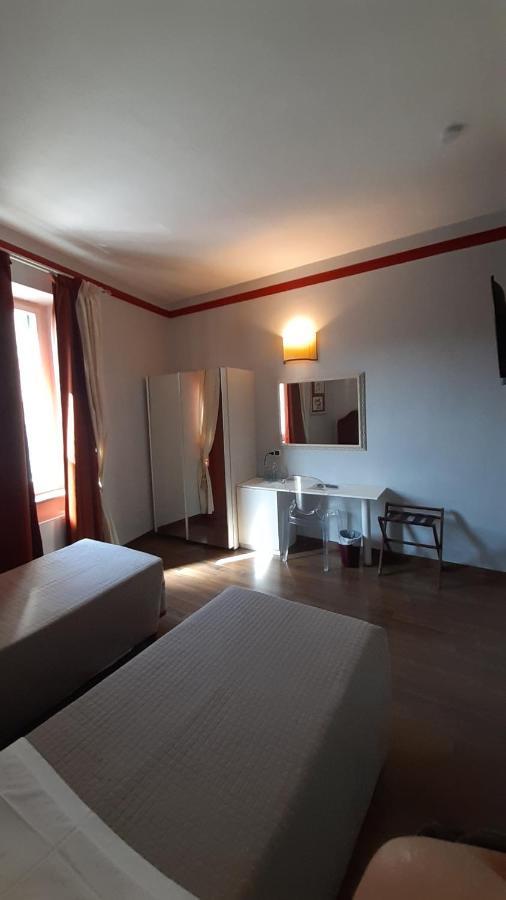 Albergo Moderno Lucca Esterno foto