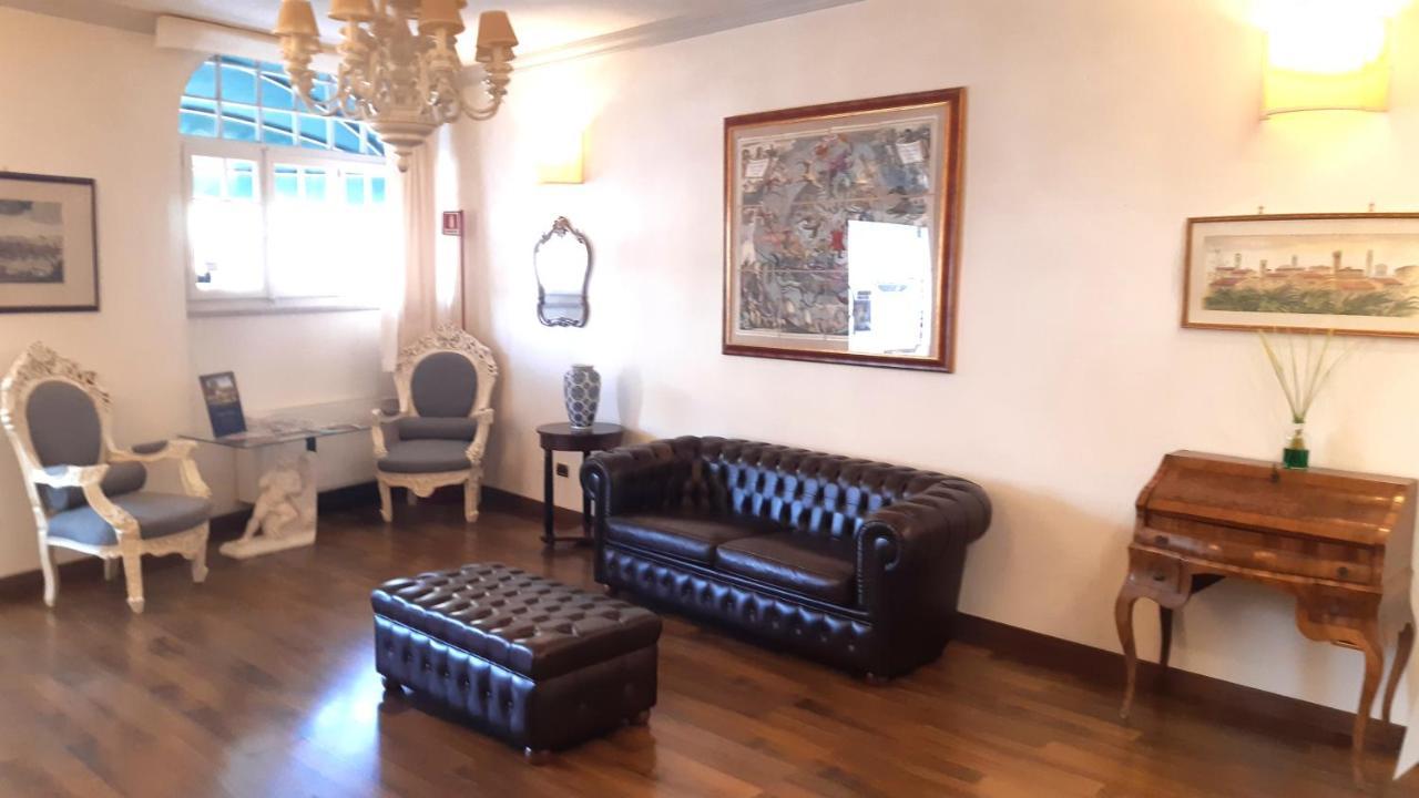 Albergo Moderno Lucca Esterno foto