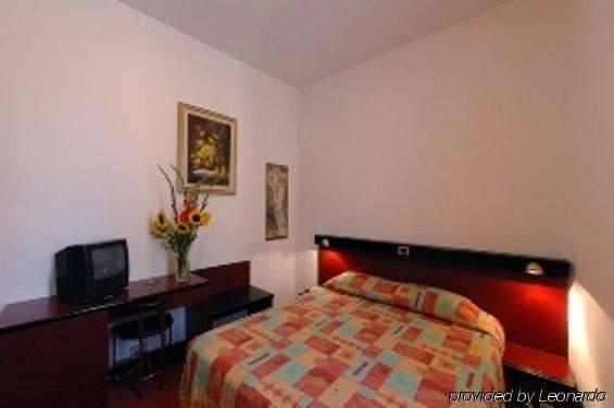 Albergo Moderno Lucca Esterno foto