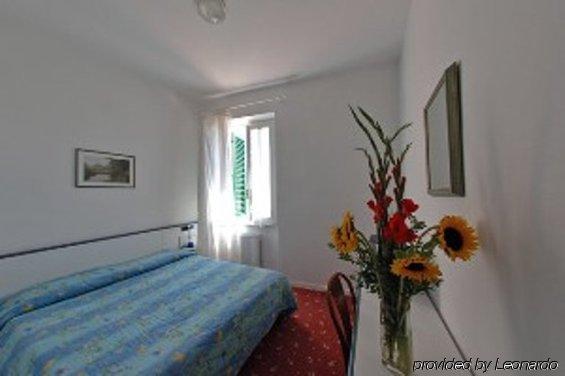 Albergo Moderno Lucca Esterno foto