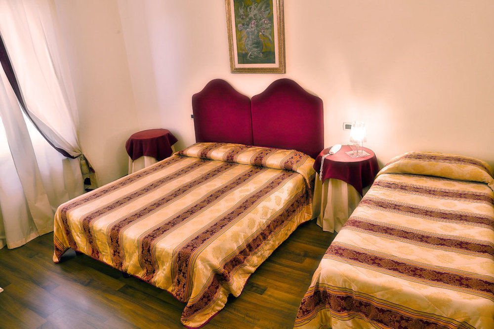 Albergo Moderno Lucca Esterno foto